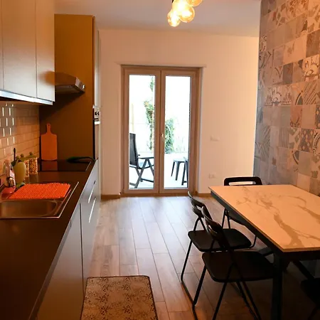 Vittoria Apartment *